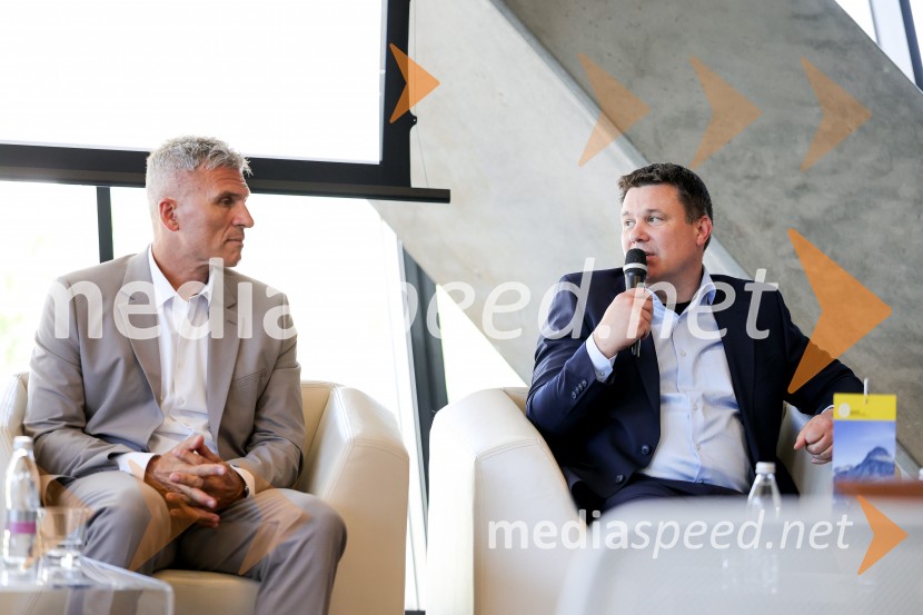  Bruno Glaser, poslovni direktor GEN energije;  Boštjan Košak, predsednik uprave, Telekom SlovenijeKonferenca Tea with reason: Small Modular Reactors