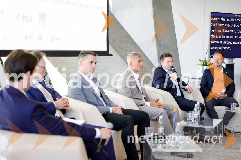  Boštjan Košak, predsednik uprave, Telekom Slovenije;  Bruno Glaser, poslovni direktor GEN energije;  Boštjan Košak, predsednik uprave, Telekom Slovenije;  Mitja Tašler, pomočnik generalnega direktorja Termoelektrarne Šoštanj in direktor HSE SaŠaKonferenca Tea with reason: Small Modular Reactors