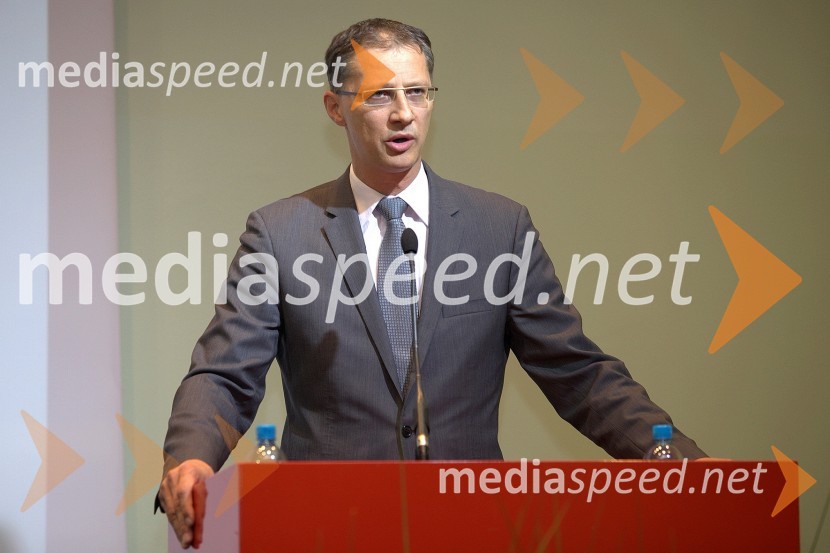 Igor Lukšič, minister za šolstvoRazglasitev najboljših atletov in atletinj v letu 2009