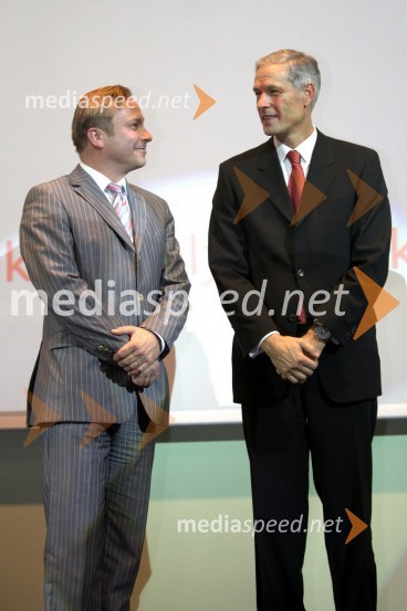 Peter Kukovica, predsednik Atletske zveze Slovenije in Dušan Prezelj, trenerRazglasitev najboljših atletov in atletinj v letu 2009