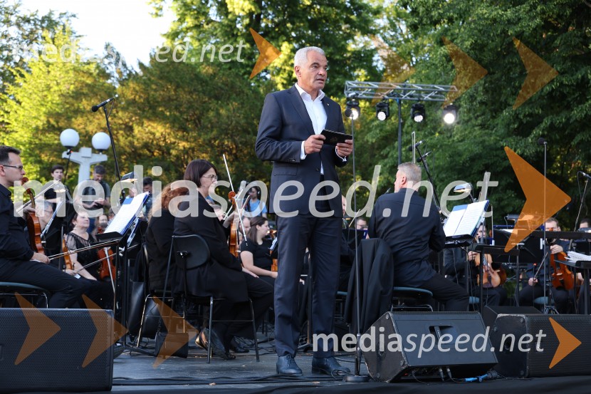 11. Operna noč v Mestnem parku