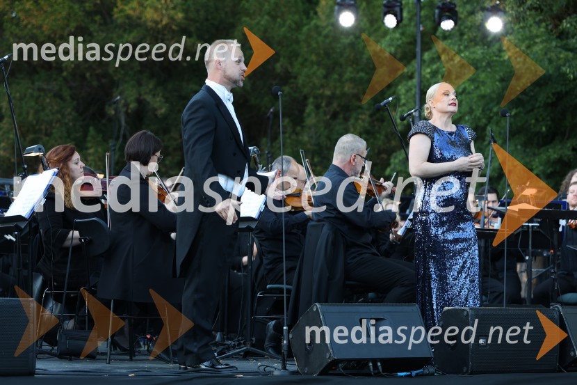 11. Operna noč v Mestnem parku