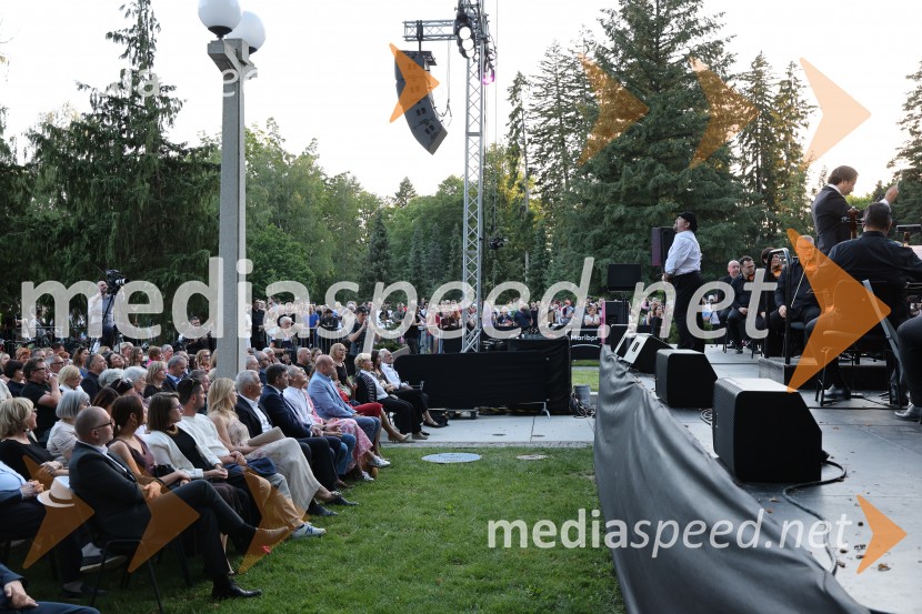 11. Operna noč v Mestnem parku