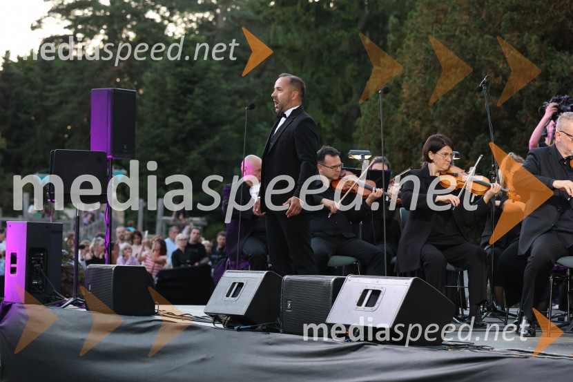 11. Operna noč v Mestnem parku