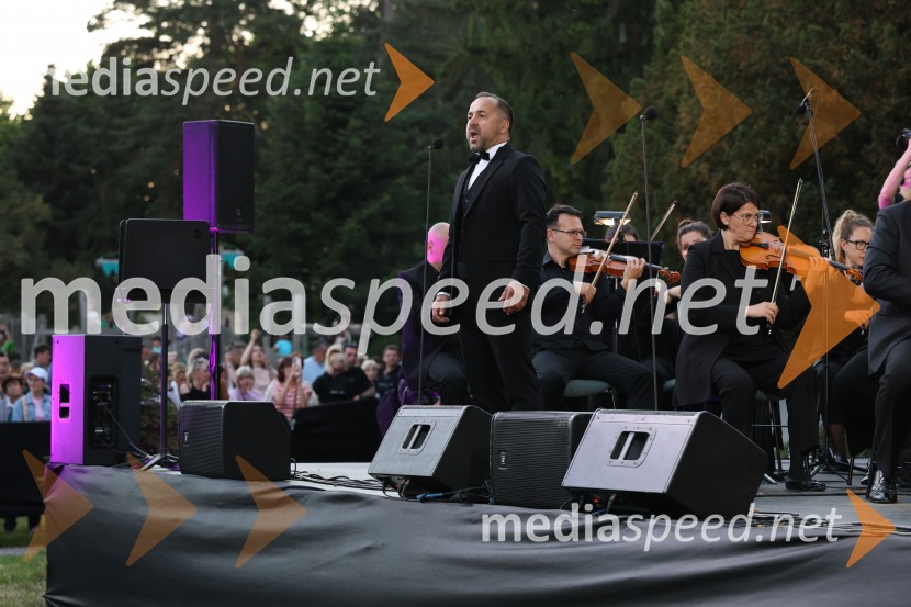 11. Operna noč v Mestnem parku