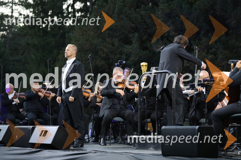 11. Operna noč v Mestnem parku