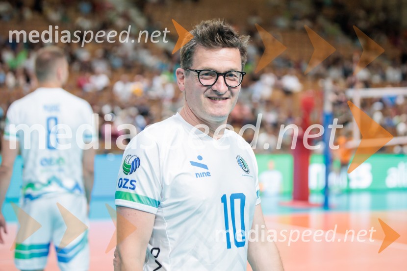 Tine Urnaut, dobrodelni odbojkarski dan