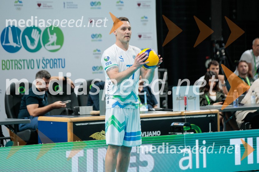 Tine Urnaut, dobrodelni odbojkarski dan