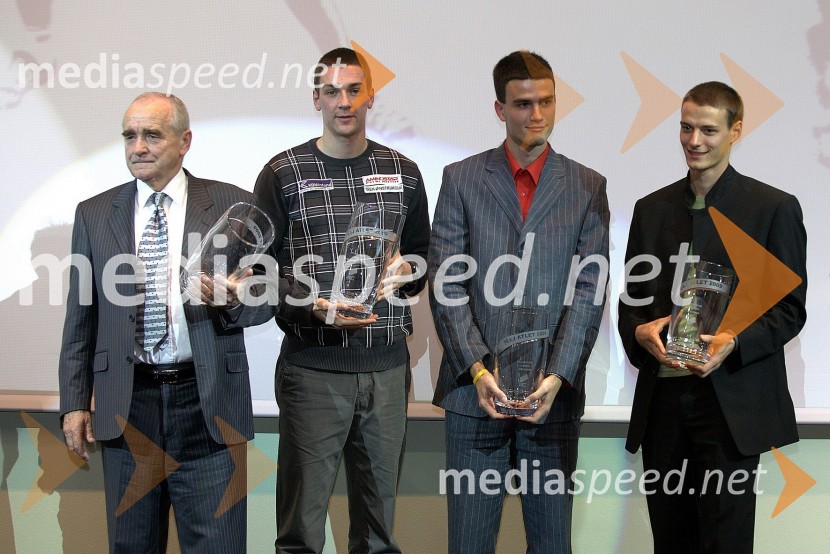 Martin Steiner, predsednik strokovnega sveta pri Atletski Zvezi Slovenije ter Sebastijan Jagarinec, Jošt Kozan in Blaž Grad, atletiRazglasitev najboljših atletov in atletinj v letu 2009