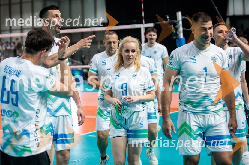 Tine Urnaut, dobrodelni odbojkarski dan