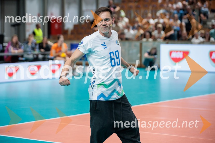Tine Urnaut, dobrodelni odbojkarski dan