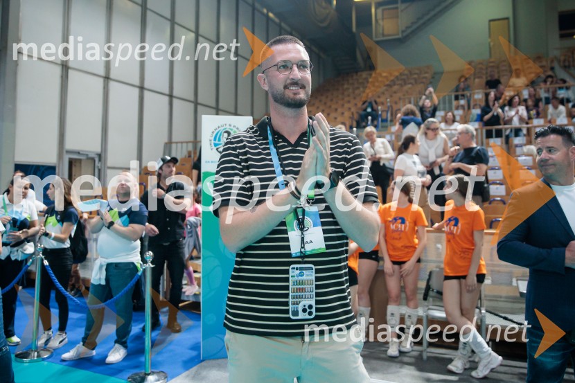 Tine Urnaut, dobrodelni odbojkarski dan