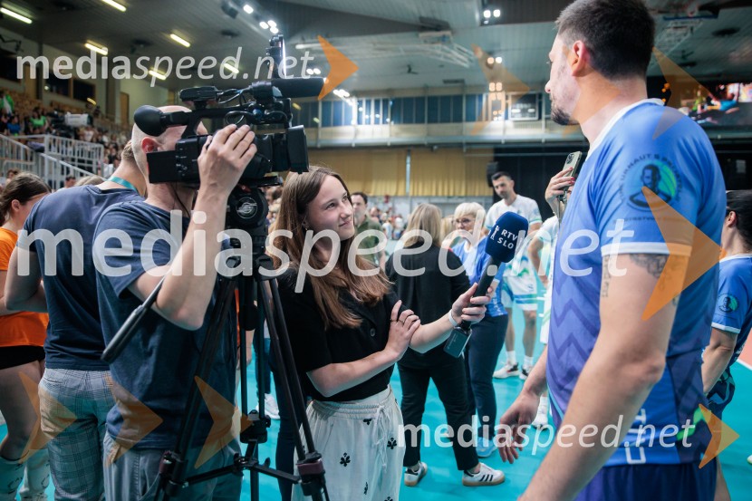 Tine Urnaut, dobrodelni odbojkarski dan