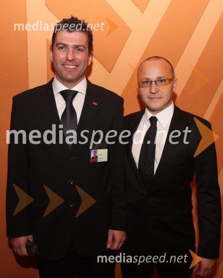 Peter, uslužbenec v Mondu in Gregor Jeza, predsednik uprave Hit Šentilj d.d.Magnifico in Balcountry Quartet, koncert v Mondu