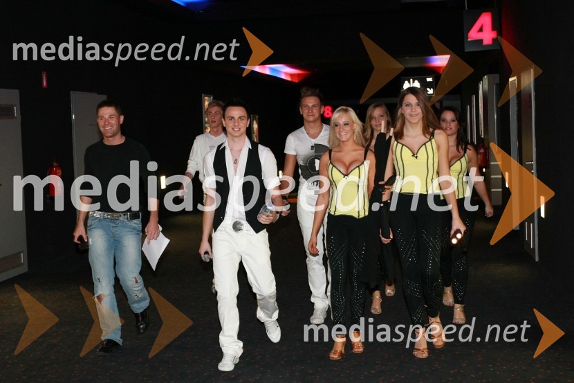 Sebastian, manager skupine Casanova, Ožbej, Ervin in David, člani skupine Casanova ter Ana Lakota, Danaja Plohl, Nina Gornik in Tjaša Zajšek, plesalkeBel papir, premiera videospota in singla skupine Casanova