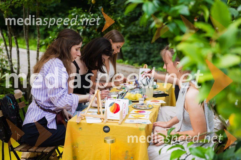 Metropolitan Happy Hour 2026