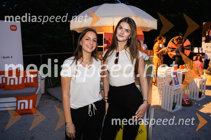 Metropolitan Happy Hour 2026