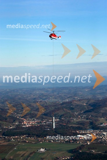 Helikoptersko postavljanje stebrov nove Pohorske vzpenjačeNova Pohorska vzpenjača - gondola, helikoptersko postavljanje stebrov