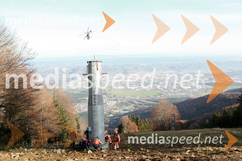 Helikoptersko postavljanje stebrov nove Pohorske vzpenjačeNova Pohorska vzpenjača - gondola, helikoptersko postavljanje stebrov