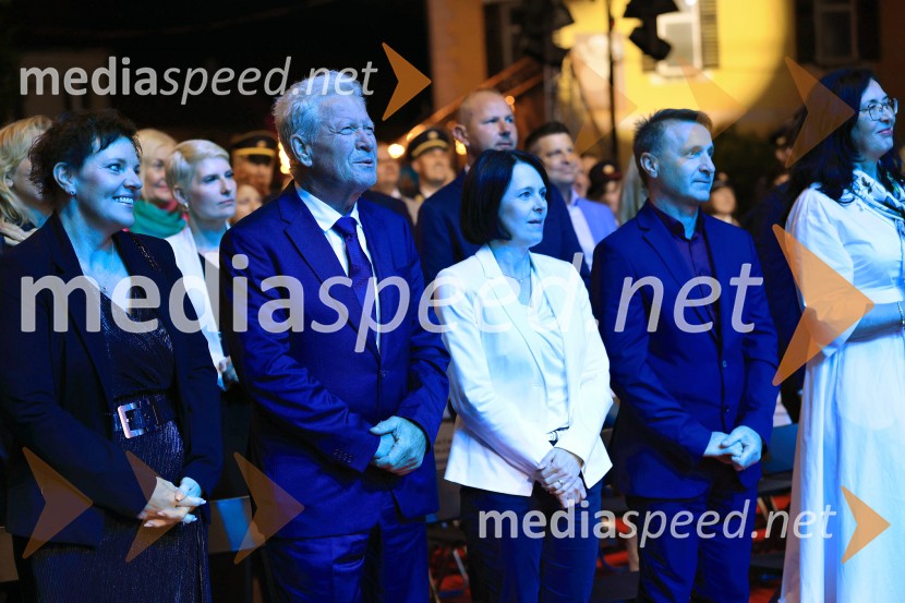  Bernarda Žarn, voditeljica;  ... ;  ... ;  ... ;  ... TrojicaFest 2026 odprl praznovanje 20-letnice Občine Sveta Trojica