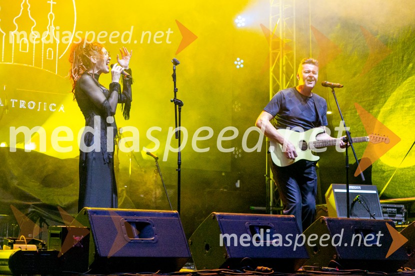  Diana Gomilšek, pevka, Duo Platin;  Simon Gomilšek, pevec, Duo PlatinTrojicaFest 2026 odprl praznovanje 20-letnice Občine Sveta Trojica