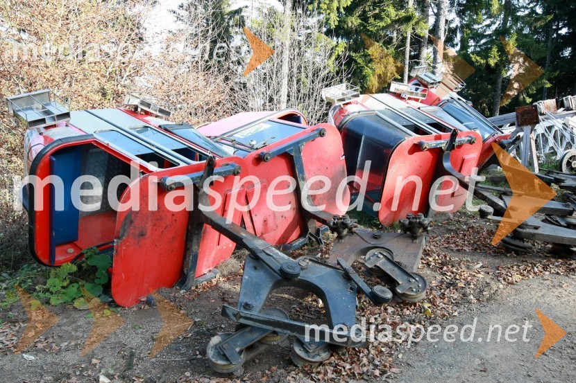 Ostanki stare Pohorske vzpenjačeNova Pohorska vzpenjača - gondola, helikoptersko postavljanje stebrov