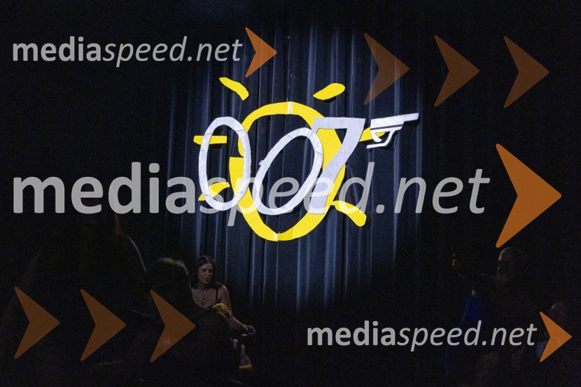 Produkcija plesne skupine Sonček s tematiko James Bond 007