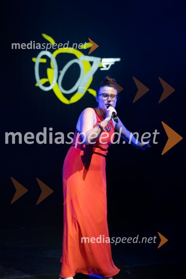 Produkcija plesne skupine Sonček s tematiko James Bond 007