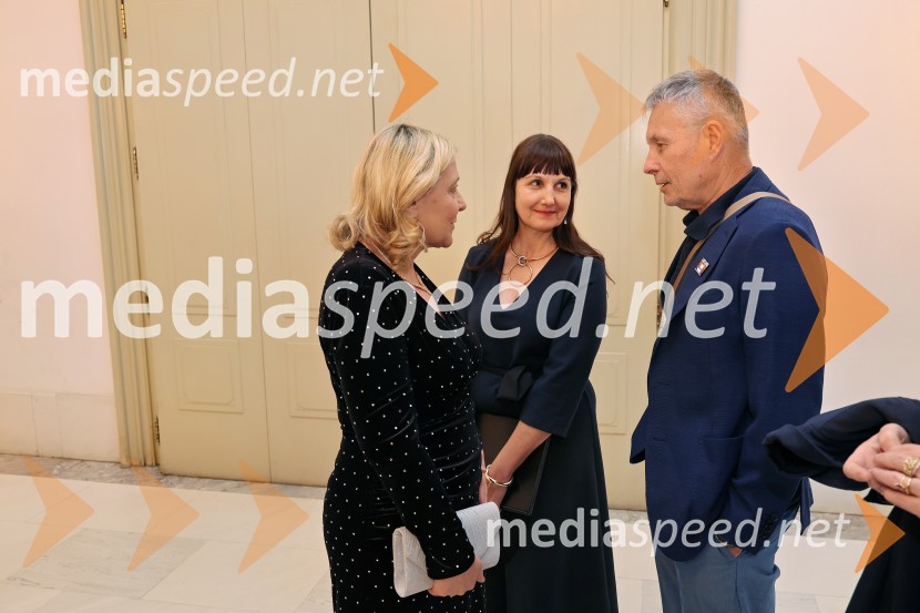  Ignacija  Fridl Jarc, dekanja Fakultete za slovenske in mednarodne študije Nove univerze;  Uršula Menih Dokl, direktorica, Kreativna baza;  Bojan Požar, publicist, lastnik portala Požareport.si in predsednik stranke Lista novinarja Bojana Požarja61. Borštnikovo srečanje, slavnostna otvoritev