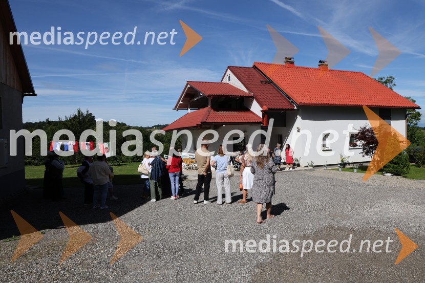 Mednarodna kolonija v novi Galeriji AS, Svečane