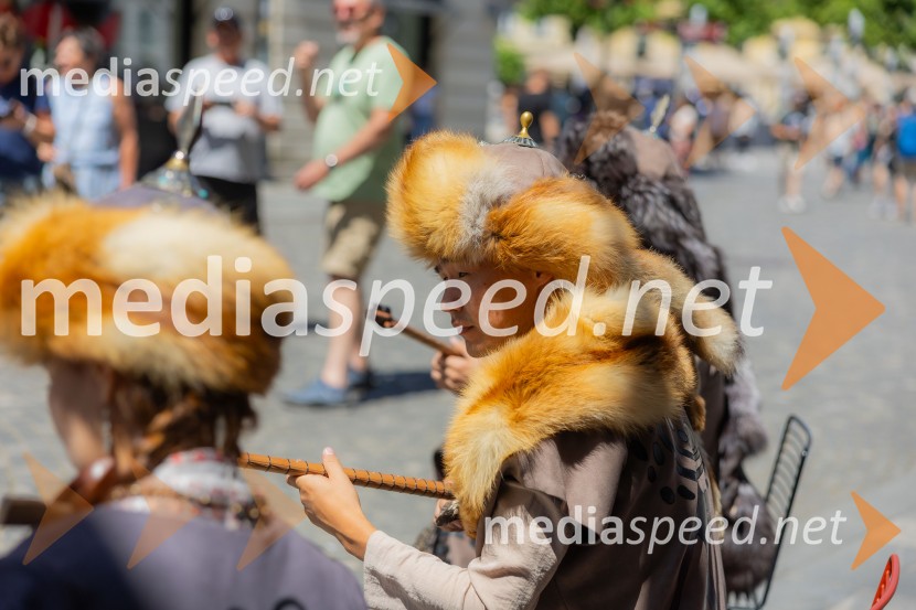 Nastop kazahstanske folklorne skupine