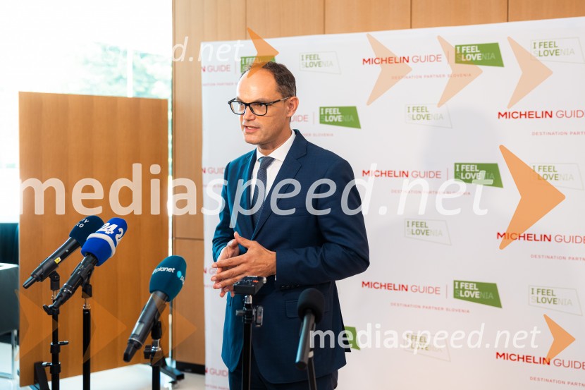  Anže Logar, predsednik stranke Demokrati, poslanec Državnega zbora Republike SlovenijePodelitev priznanj Michelin Guide Slovenija 2026