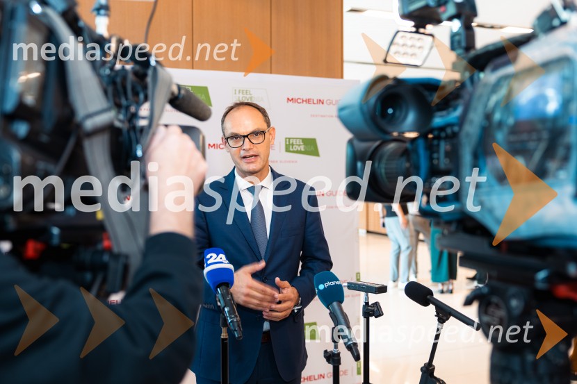  Anže Logar, predsednik stranke Demokrati, poslanec Državnega zbora Republike SlovenijePodelitev priznanj Michelin Guide Slovenija 2026