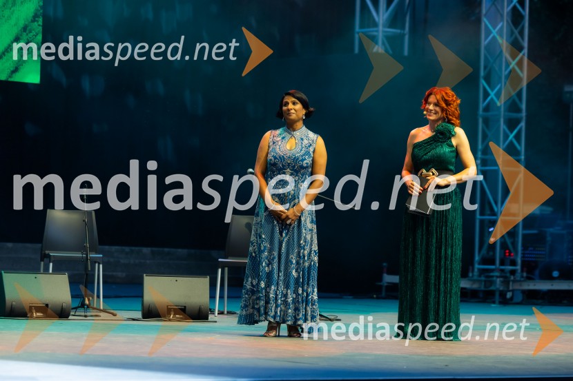  Vesna Nisha Dolinar, predsednica SILA 2012-2013 in lastnica restavracije Namaste;  Marjana Grčman, voditeljica26. Kresna noč Lions kluba Ljubljana Iliria