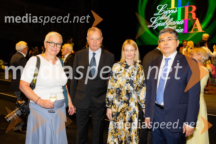  ... ; dr. Igor Bartenjev, dr. med. specialist dermatovenerologije;  Andreja Bartenjev; Nj. Eksc. Altay Abibullayev, veleposlanik Kazahstana26. Kresna noč Lions kluba Ljubljana Iliria