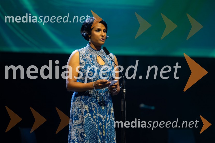  Vesna Nisha Dolinar, predsednica SILA 2012-2013 in lastnica restavracije Namaste26. Kresna noč Lions kluba Ljubljana Iliria