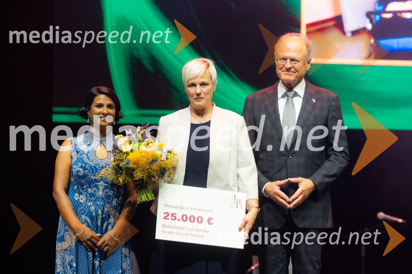  Vesna Nisha Dolinar, predsednica SILA 2012-2013 in lastnica restavracije Namaste;  ... ;  Janez  Škrabec, direktor Riko d.o.o.26. Kresna noč Lions kluba Ljubljana Iliria