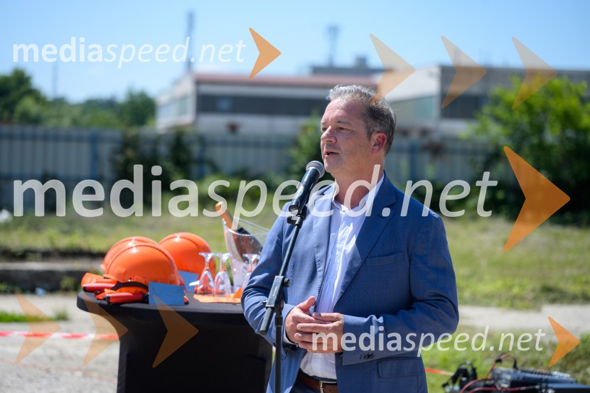 Položitev temeljnega kamna za poslovno-skladiščni kompleks CUBO