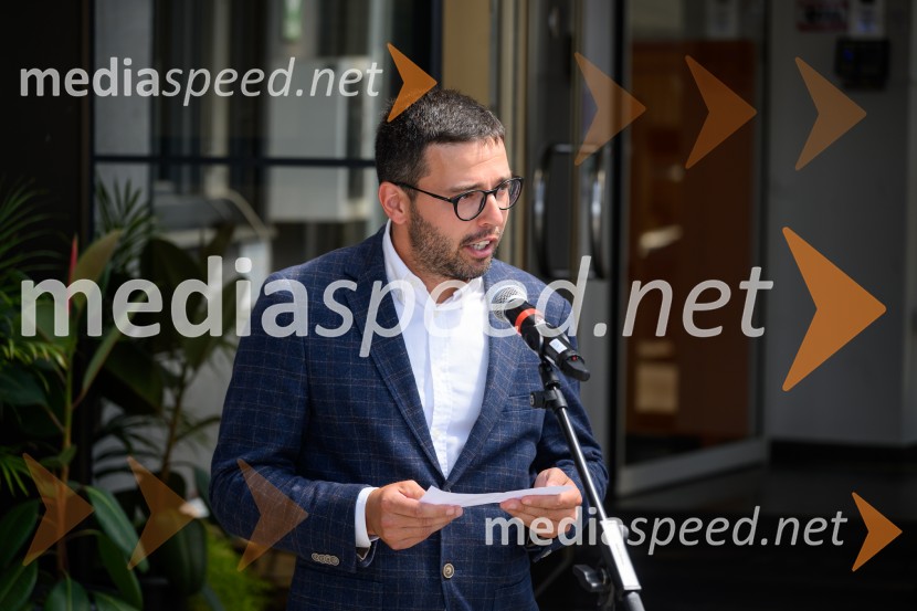  Tadej Bezjak, direktor, F.A. MAIK d.o.o.Položitev temeljnega kamna za poslovno-skladiščni kompleks CUBO
