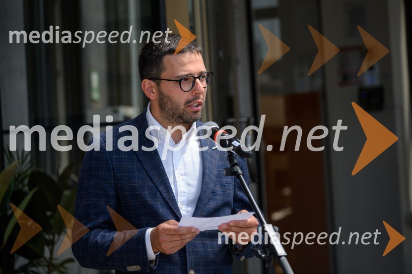  Tadej Bezjak, direktor, F.A. MAIK d.o.o.Položitev temeljnega kamna za poslovno-skladiščni kompleks CUBO