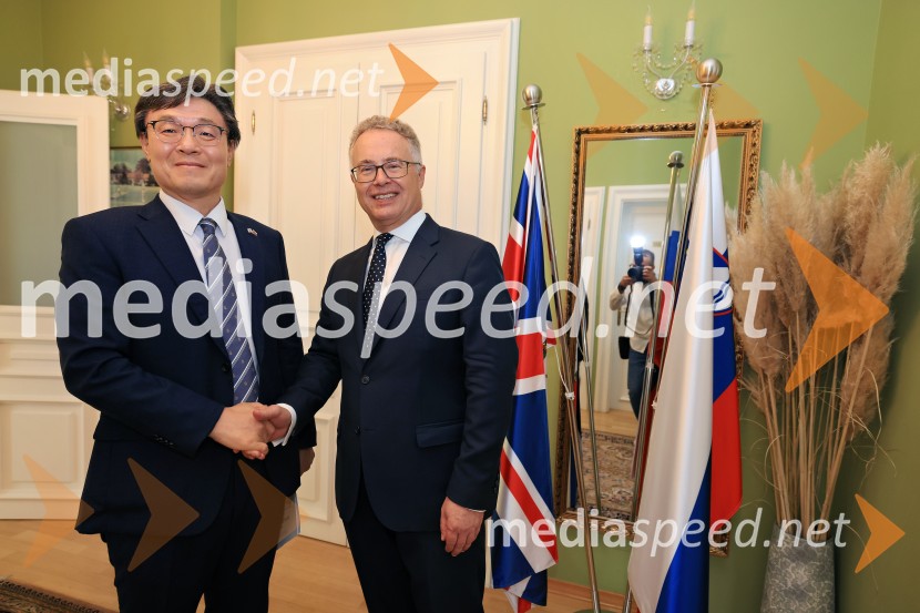 Britansko veleposlaništvo v Sloveniji obeležilo rojstni dan kralja Karla III.