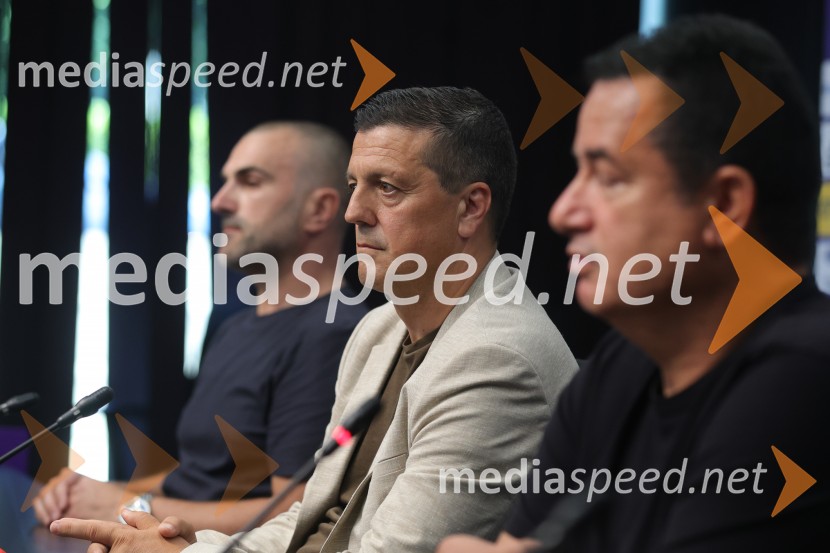  Uroš Mlakar, podjetnik, ustanovitelj Tete Fride, podpredsednik NK Maribor;  Zlatko Zahovič, športni direktor, NK Maribor;  Acun Ilicali, turški vlagateljZlatko Zahović se vrača v Ljudski vrt, novinarska konferenca