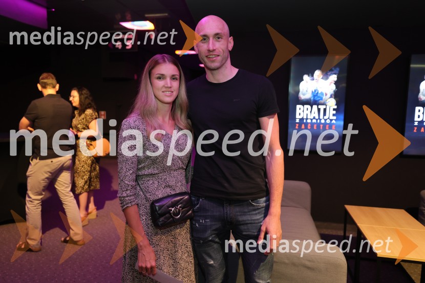  ... ;  Žiga  Štern, odbojkarBratje z igrišča: Začetek, premiera, Maribox
