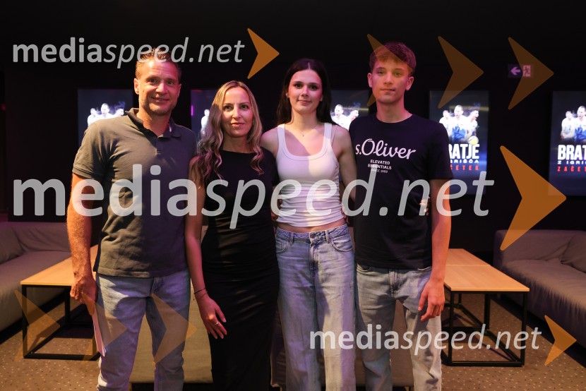  Sebastijan  Škorc,  trener OK Maribor, pomočnik trenerja slo odbojkarske reprezentance;  ... ;  ... ;  ... Bratje z igrišča: Začetek, premiera, Maribox