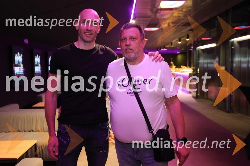  Žiga  Štern, odbojkar;  ... Bratje z igrišča: Začetek, premiera, Maribox