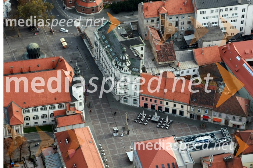 Središče mesta Maribor: Mariborski grad, Pokrajinski muzej Maribor, nekdanja Mariborska mestna hranilnica, Trg Svobode, Kojak, Grajski trg, Astoria, Hotel OrelSlovenija iz zraka