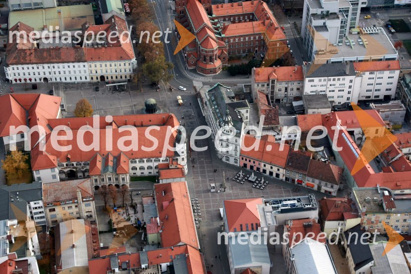 Središče mesta Maribor: Mariborski grad, Pokrajinski muzej Maribor, nekdanja Mariborska mestna hranilnica, Trg Svobode, Kojak, Vinag, Grajski trg, Astoria, Hotel Orel, Frančiškanska cerkev, sedež Nove KBM d.d.Slovenija iz zraka