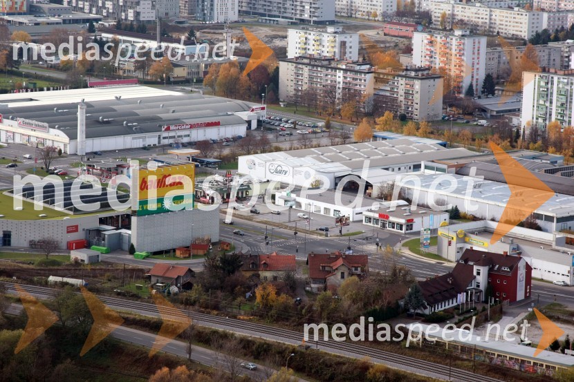 Središče mesta Maribor: Mariborski grad, Pokrajinski muzej Maribor, nekdanja Mariborska mestna hranilnica, Grajski trg, Naskov dvorec, Astoria, Hotel Orel, Trg Svobode, Kojak, Vinag, Modna hiša Hotel Slavija, Frančiškanska cerkev, sedež Nove KBM d.d., Partizanska cestaSlovenija iz zraka