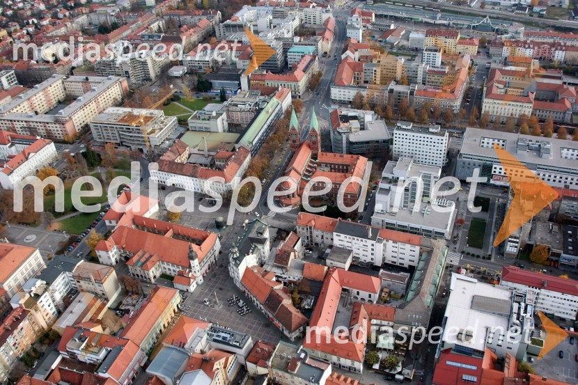 Središče mesta Maribor: Mariborski grad, Pokrajinski muzej Maribor, nekdanja Mariborska mestna hranilnica, Grajski trg, Naskov dvorec, Astoria, Hotel Orel, Trg Svobode, Kojak, Vinag, Modna hiša Hotel Slavija, Frančiškanska cerkev, sedež Nove KBM d.d., Partizanska cestaSlovenija iz zraka