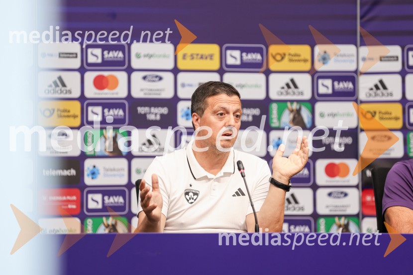  Zlatko Zahovič, športni direktor, NK MariborDarko Milanič se vrača v Ljudski vrt, novinarska konferenca